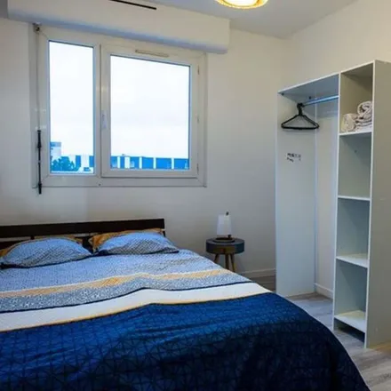 Rent this 1 bed apartment on 1517 Place de l'Hôtel de Ville in 76600 Le Havre, France
