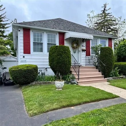 Buy this 3 bed house on 9 Arch Avenue in South Farmingdale, NY 11735