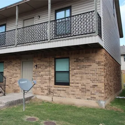 Image 1 - Atkinson Village, East Lindsey Street, Norman, OK 73070, USA - Condo for rent