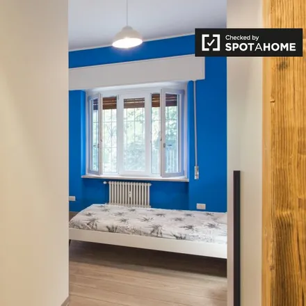 Rent this 4 bed room on Piazzale Bande Nere - Viale Caterina da Forlì in Viale Caterina da Forlì, 20146 Milan MI