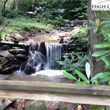 Image 8 - 146 Mossy Creek Ln, Sugar Mountain, North Carolina, 28604 - House for sale