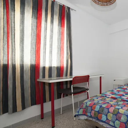 Image 1 - Mapfre, Calle Maestro Guerrero, 41080 Seville, Spain - Room for rent