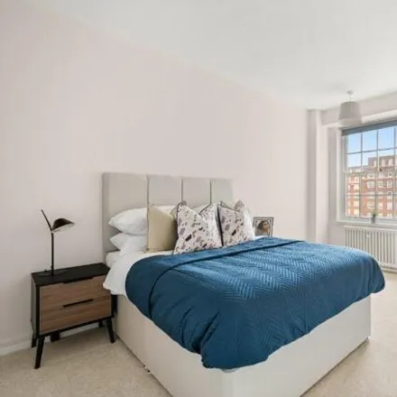 Image 3 - Hawkins House, Dolphin Square West, London, SW1V 3LE, United Kingdom - Room for rent