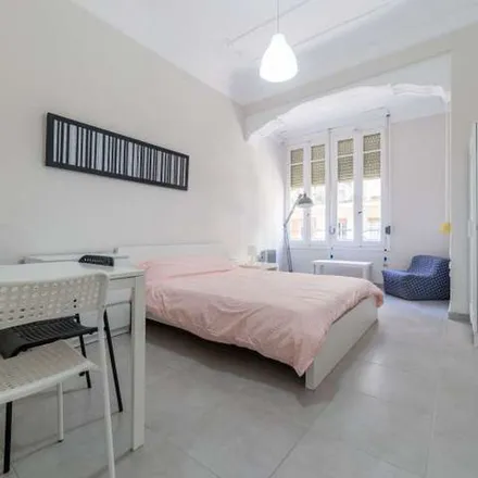 Image 5 - Carrer de Sueca, 67, 46006 Valencia, Spain - Apartment for rent