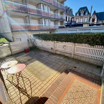 Image 3 - 8 Boulevard des Belges, 14510 Houlgate, France - Apartment for rent