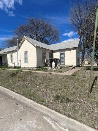 Image 2 - West Beech Street, Chanute, KS 66720, USA - House for sale