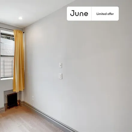 Image 6 - 20 Avenue A, New York, NY 10009, USA - Room for rent