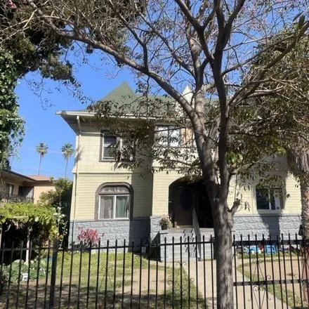 Buy this studio house on 1036 South Westlake Avenue in Los Angeles, CA 90006