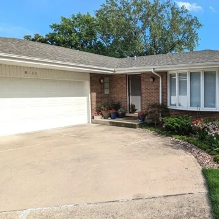 Image 2 - 9815 Windsor Drive, Palos Hills, IL 60465, USA - House for sale