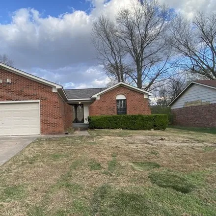 Buy this 3 bed house on 3870 Kerwin Drive in Memphis, TN 38128