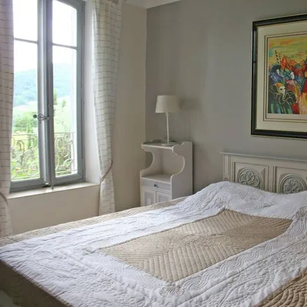Rent this 5 bed house on Vaison-la-Romaine in Rue Jean Jaurès, 84110 Vaison-la-Romaine