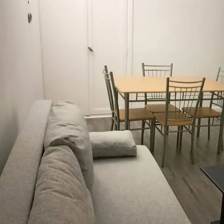 Rent this 2 bed apartment on 67300 Schiltigheim