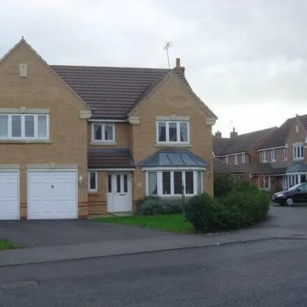 Rent this 5 bed house on Comfrey Close in Rushden, NN10 0GL