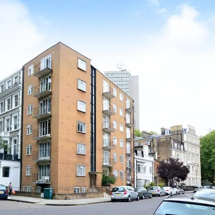 Rent this studio apartment on 16 Courtfield Road in London, SW7 4DD