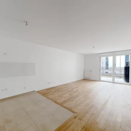 Rent this 4 bed apartment on 19 Rue Laval in 92210 Saint-Cloud, France