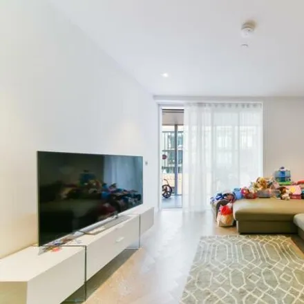 Image 1 - Pearce House, 8 Circus Road West, Nine Elms, London, SW11 8EY, United Kingdom - Apartment for sale