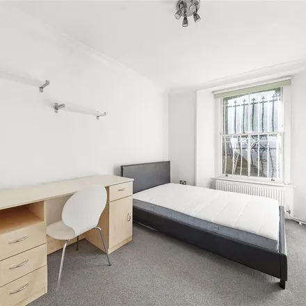 Rent this 4 bed apartment on 62 Oakley Square in London, NW1 1NL