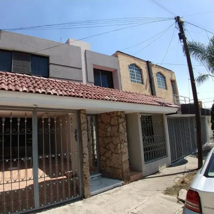 Rent this 4 bed house on Calle Borneo in Jardines de la Cruz 3a Sección, 44920 Guadalajara