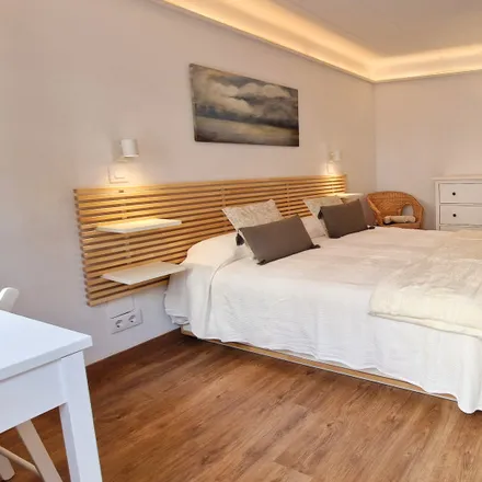 Rent this 2 bed apartment on Frankie Gallo Cha Cha Cha in Carrer del Marquès de Barberà, 15