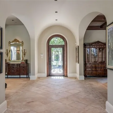 Image 3 - 3242 Chevy Chase Drive, Houston, TX 77019, USA - House for sale