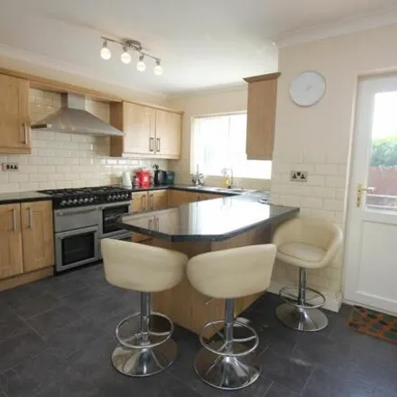 Image 5 - Halley Court, Rhoose, CF62 3AY, United Kingdom - House for sale