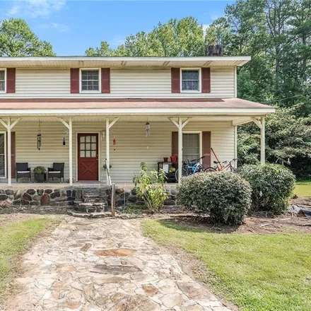 Buy this 3 bed house on 637 Carnes Creek Road in Toccoa, GA 30577