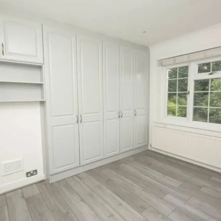 Rent this 3 bed townhouse on Hyde Crescent in The Hyde, London