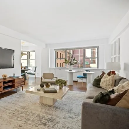 Image 1 - 136 East 76th Street, New York, NY 10021, USA - Apartment for sale