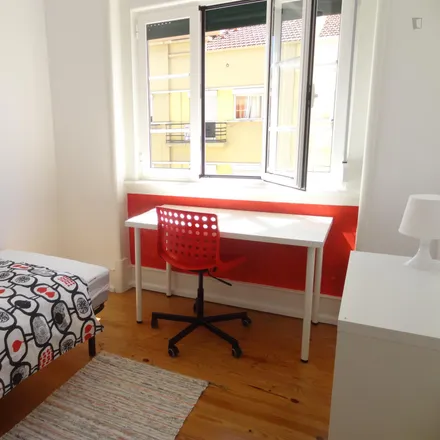 Rent this 4 bed room on Rua Filipe da Mata in 1600-993 Lisbon, Portugal