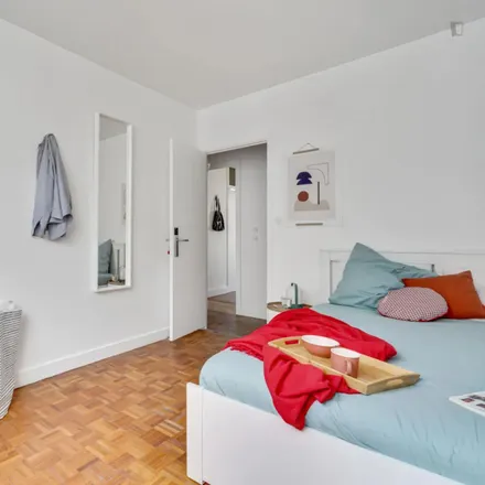 Rent this 3 bed room on 9 Rue des Frères Morane in 75015 Paris, France