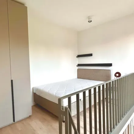 Rent this 4 bed apartment on Kleyerstraße 43 in 60326 Frankfurt, Germany