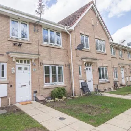 Buy this 2 bed townhouse on Dairy Square in Nottingham, NG8 3DX