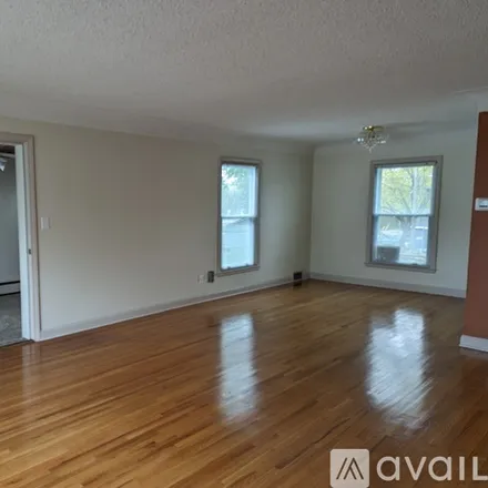 Image 6 - 621 Sheridan Avenue North - House for rent