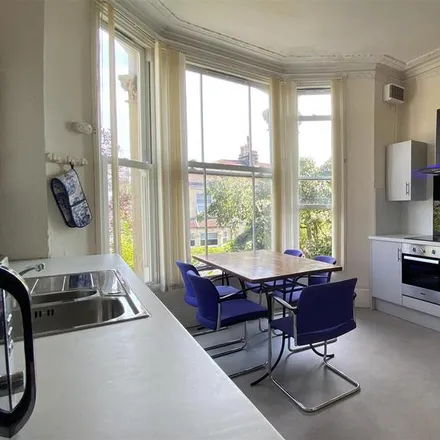 Image 3 - Asiago, 17 Greenway Road, Bristol, BS6 6SG, United Kingdom - Townhouse for rent