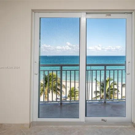 Image 5 - 953 South Surf Road, Hollywood, FL 33019, USA - Condo for sale