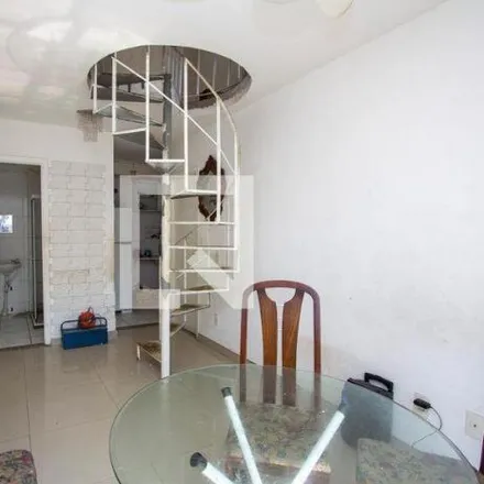Rent this 3 bed apartment on Rua Floriza Álvares in Colubandê, São Gonçalo - RJ