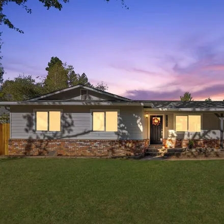 Buy this 3 bed house on 21806 Acorn Drive in Belleview Acres, Tuolumne County
