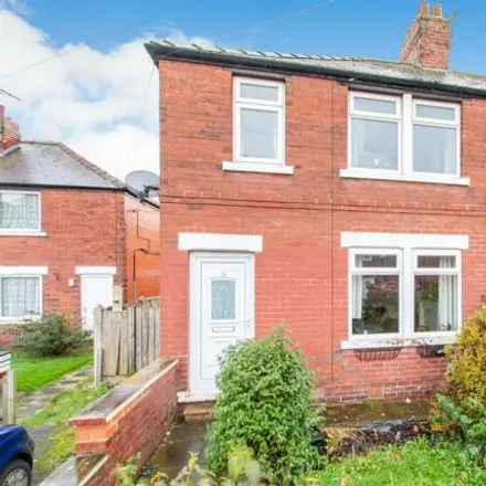 Buy this 3 bed duplex on Vicarage Avenue in Gildersome, LS27 7DT