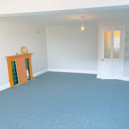 Image 7 - Churchend Primary Academy, Conwy Close, Reading, RG30 4HP, United Kingdom - House for rent