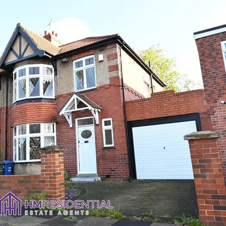 Rent this 3 bed duplex on Wingrove Road North in Newcastle upon Tyne, NE4 9EB