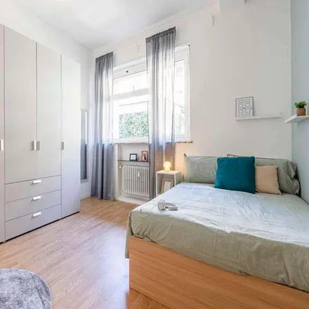 Rent this 5 bed room on Crédit Agricole in Via Broletto, 20121 Milan MI