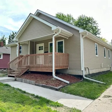 Buy this 3 bed house on 2312 35th St in Des Moines, Iowa