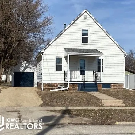 Buy this 3 bed house on 768 15th Street Southeast in Mason City, IA 50401