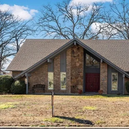 Buy this 4 bed house on 850 39th Street Southeast in Paris, TX 75462