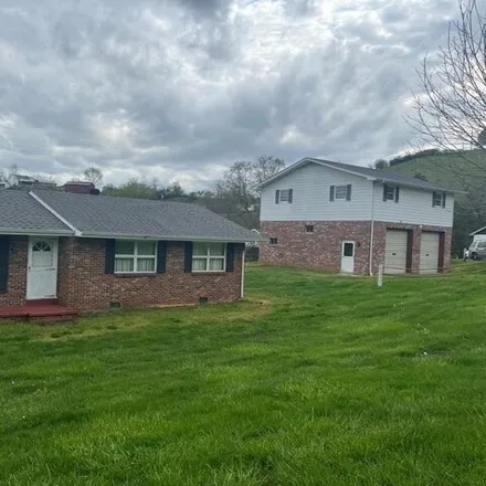 Buy this 2 bed house on 565 Putnam Road in Honaker, Russell County