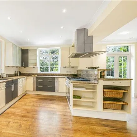 Image 4 - Dartmouth Place, London, W4 2RH, United Kingdom - House for sale