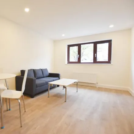Rent this 1 bed apartment on Limes Road in London, CR0 2HF