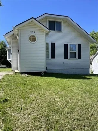Buy this 3 bed house on 1706 5th Ave in Saint Joseph, Missouri