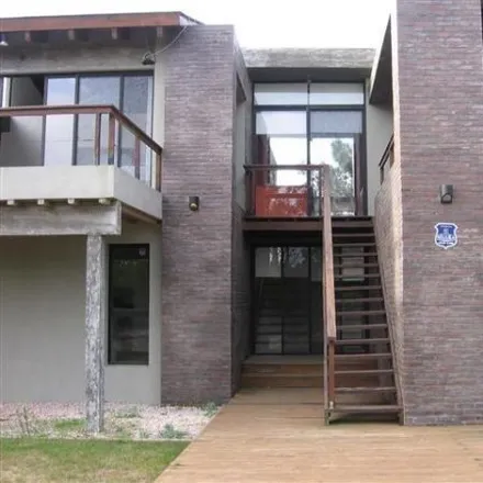 Rent this 4 bed house on Teócrito 579 in 20000 Arenas de José Ignacio, Uruguay