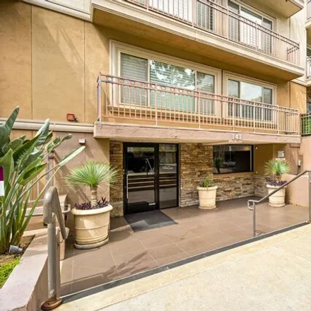 Buy this 1 bed condo on 8849 West 3rd Street in Los Angeles, CA 90048